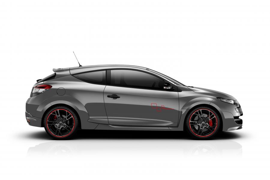  Renault Megane RS Trophy 2011 года  (фото 4 из 16)